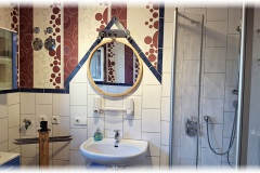 Gaestehaus-Taraba-Metzingen-Appartement-Celine-Bad-2