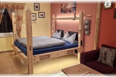 Gaestehaus-Taraba-Metzingen-Appartement-Celine-Schlafen-Wohnen-am-Abend1-1